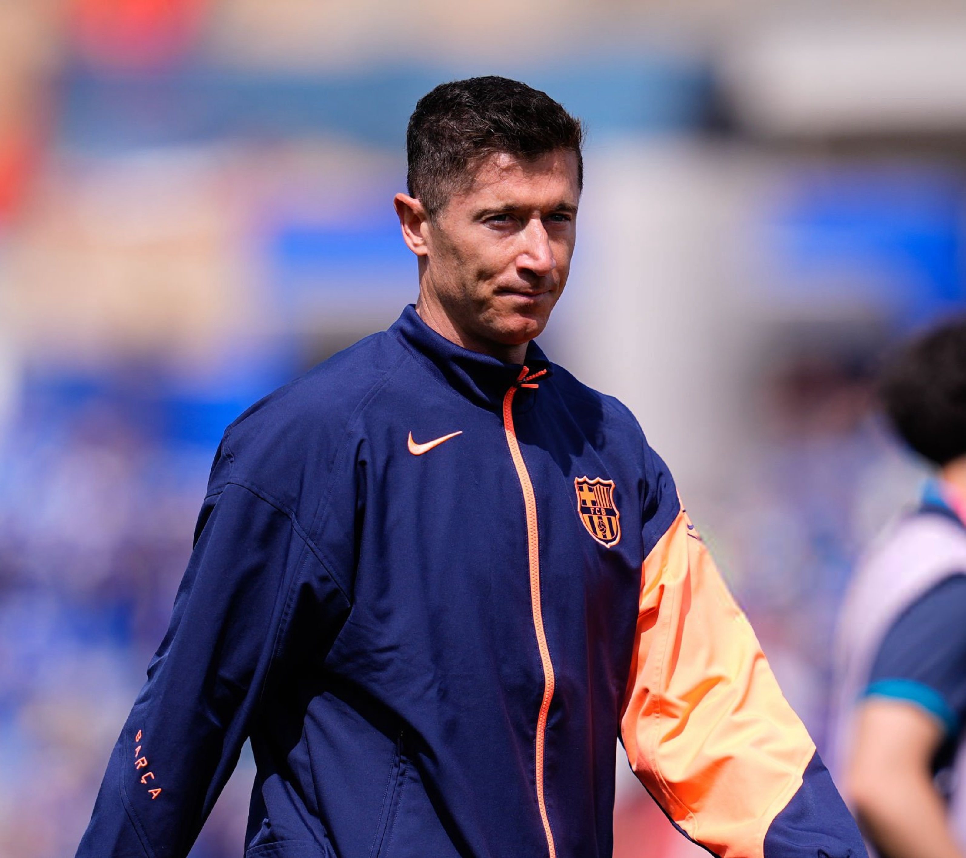 塞尔电台：莱万多夫斯基变得更加确信要离开巴塞罗那。今天最强的选择按顺序是沙特阿