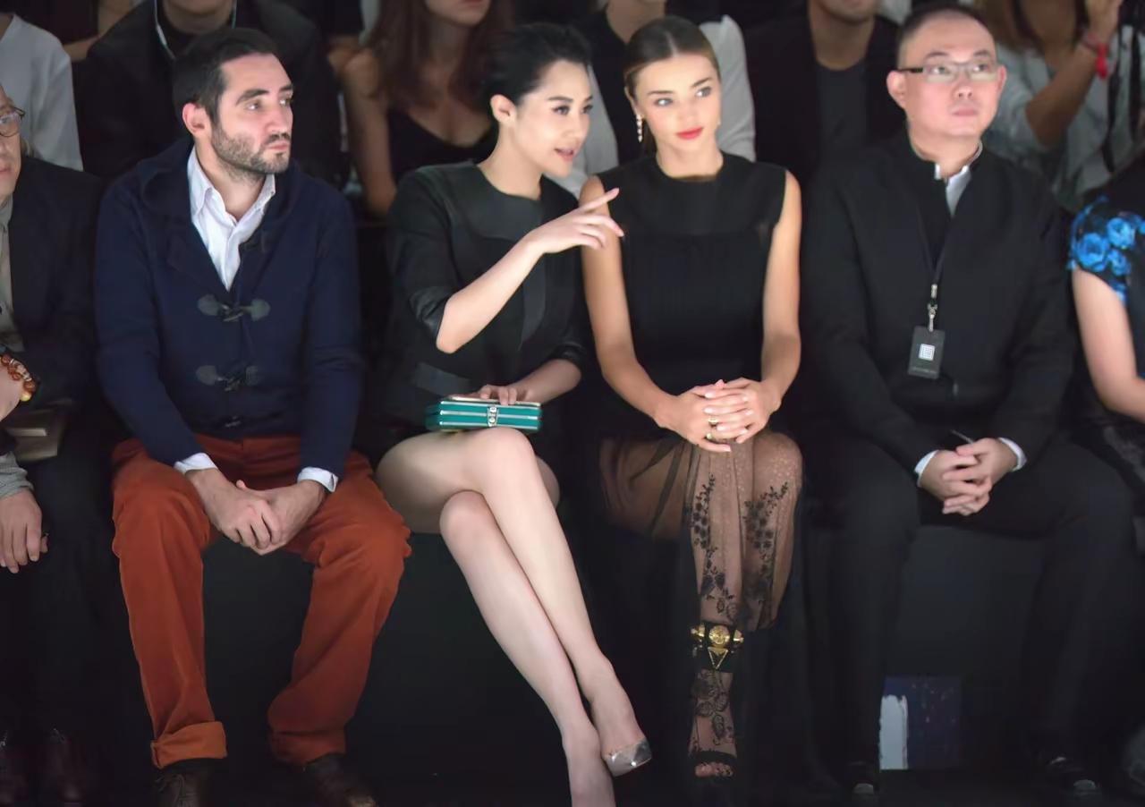 许晴这状态也太让人震惊了吧，和米兰达可儿同框，这俩人起码差的有二三十岁吧，但是这