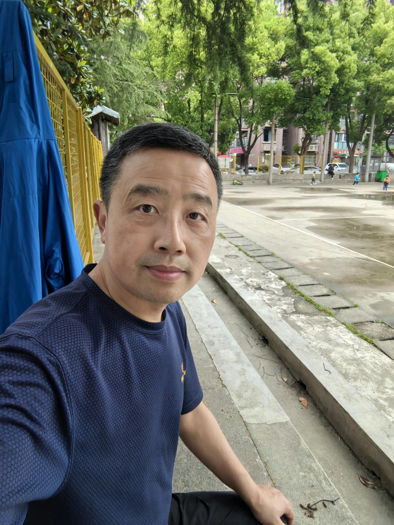 戒酒283天，我始终滴酒未沾。日常主食换成了五谷杂粮，饮食坚持少油、少糖、少盐，