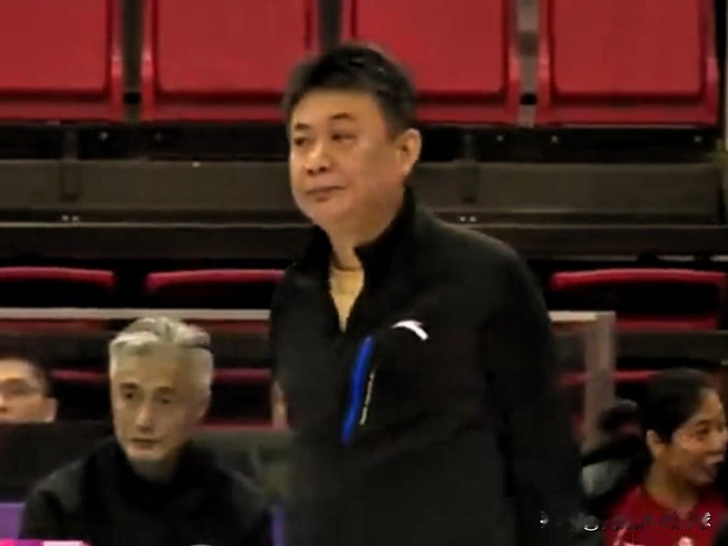 上海女排3-0河南轻松赢下比赛，主教练蔡斌排兵布阵却饱受诟病！1月17日，女排