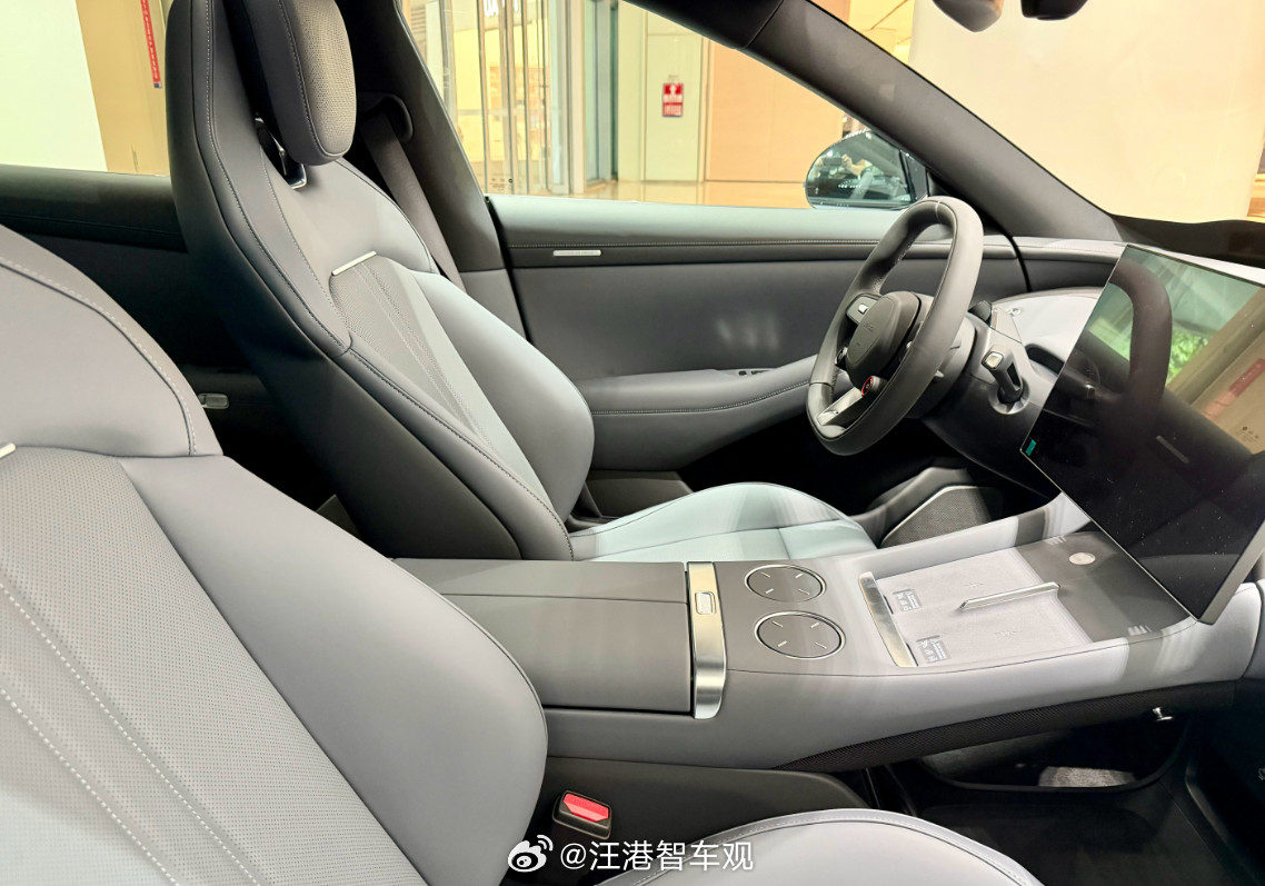 小米YU7新增入门版小米YU7出“丐版”了？5月21日发布会上，雷军正式端出了