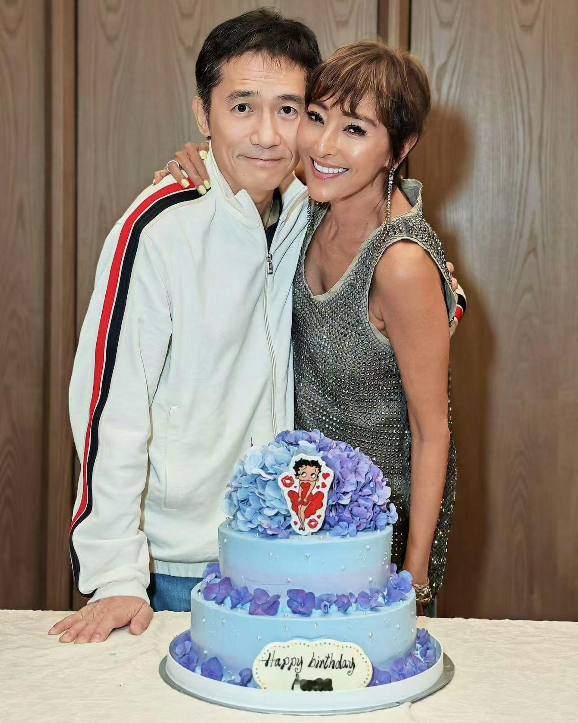上山诗钠（Anna）虽已淡出幕前多年，但仍与不少圈中好友十分要好。日前迎来61岁