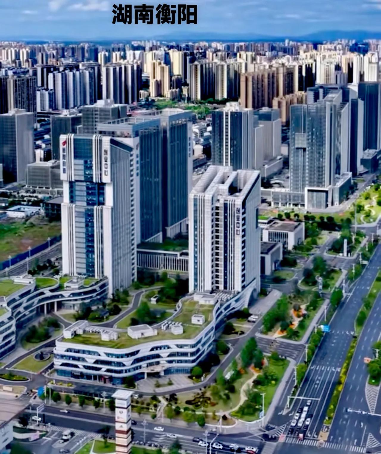 湖南衡阳与江西宜春。这两个城市同样都是繁华地段，城建面貌各不一样，那么这两个城建