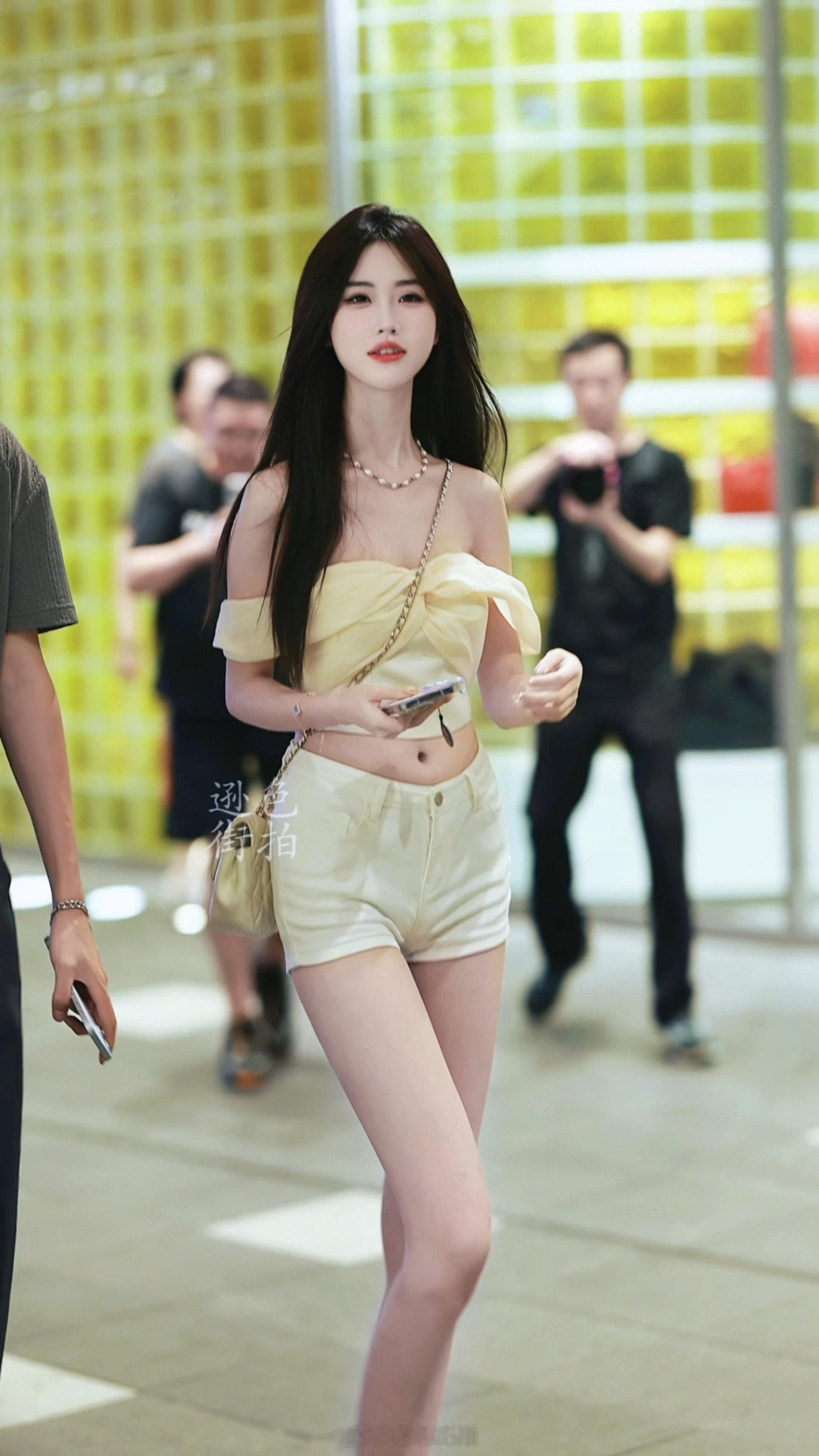 【成都街拍】三选一。丨摄影拍照每日穿搭