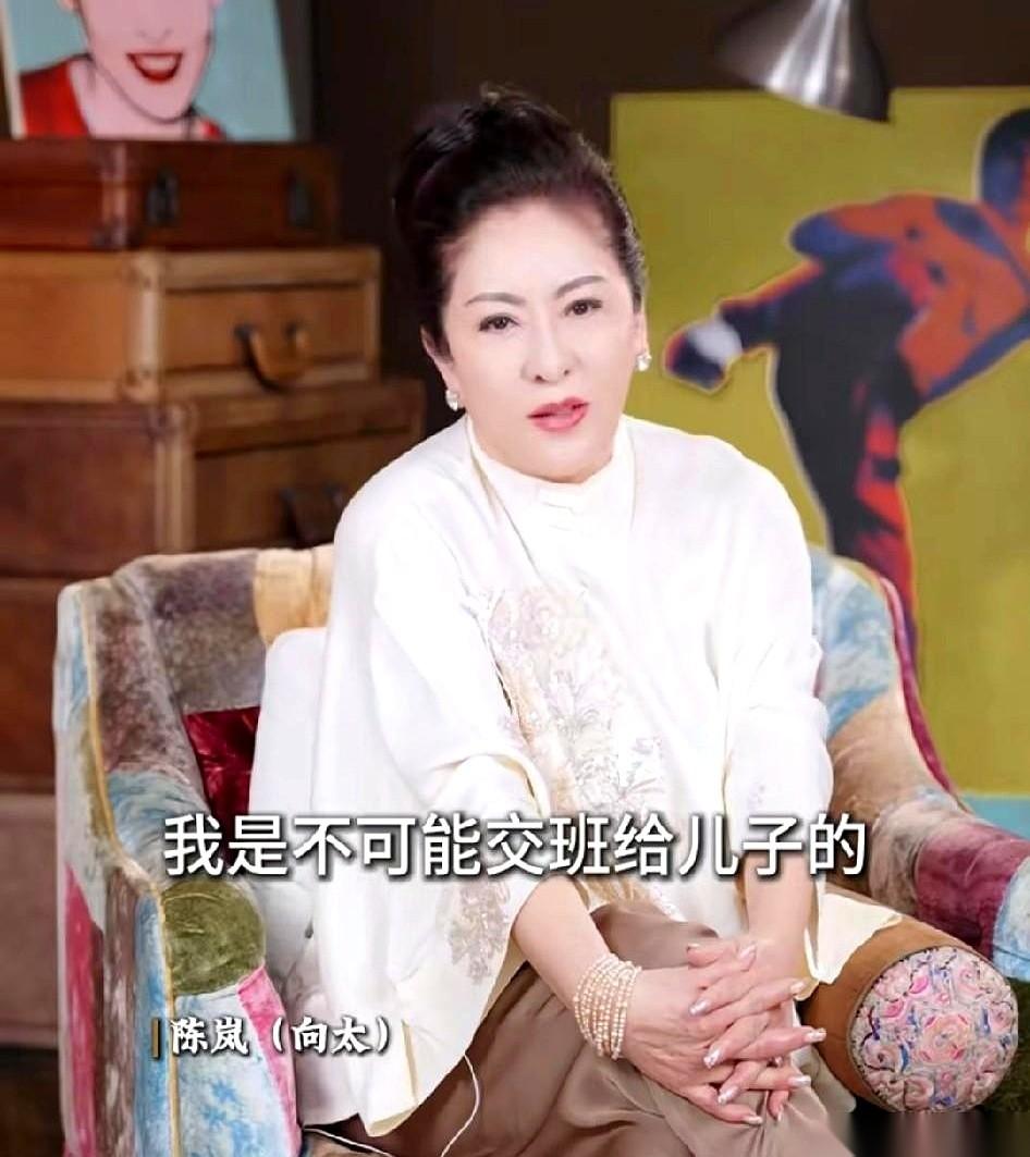 最扎心的是什么你知道吗？是郭碧婷她爸生病了，她得自己复出赚钱给老人家看病。就