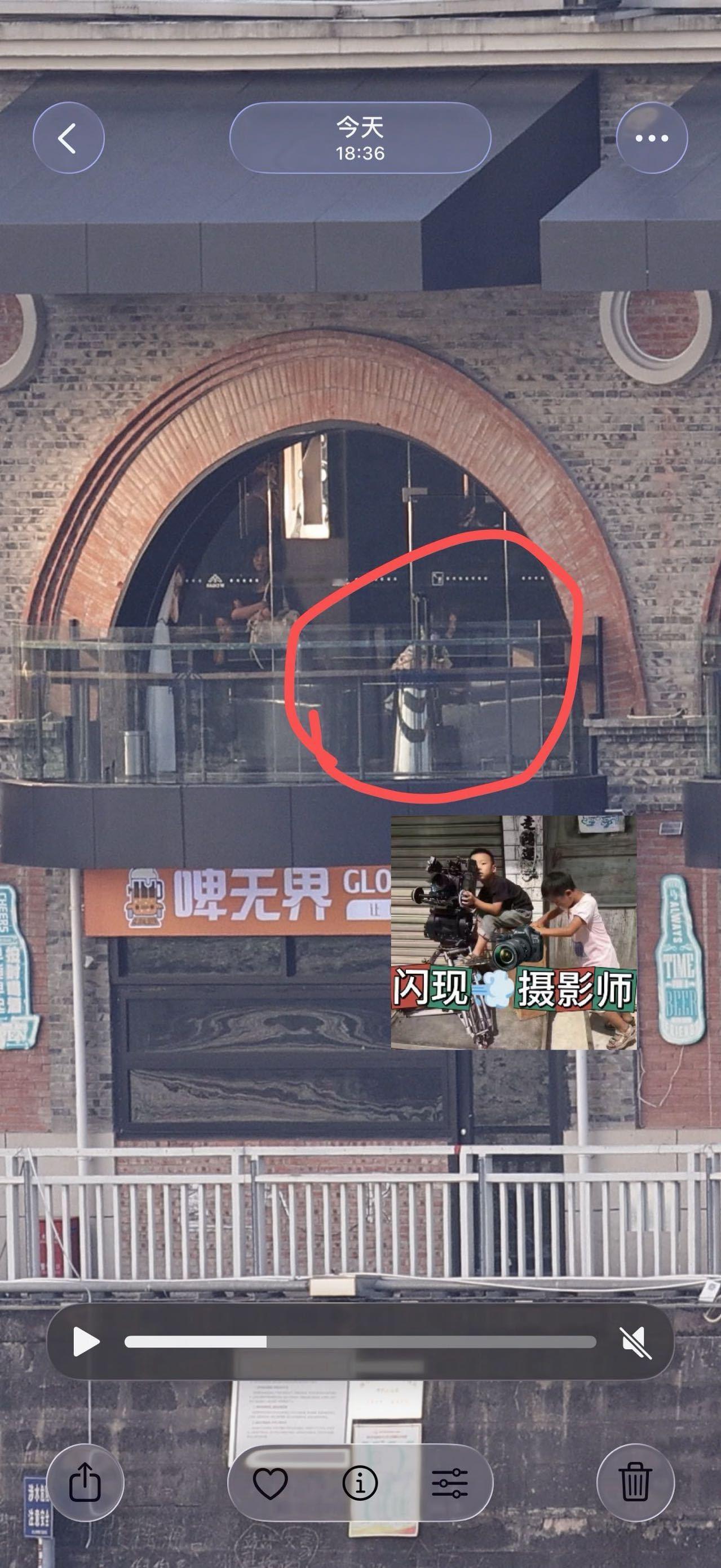 论代拍的努力程度，我在第一张图上找了半天鞠婧祎在哪，真的是没想到哈哈