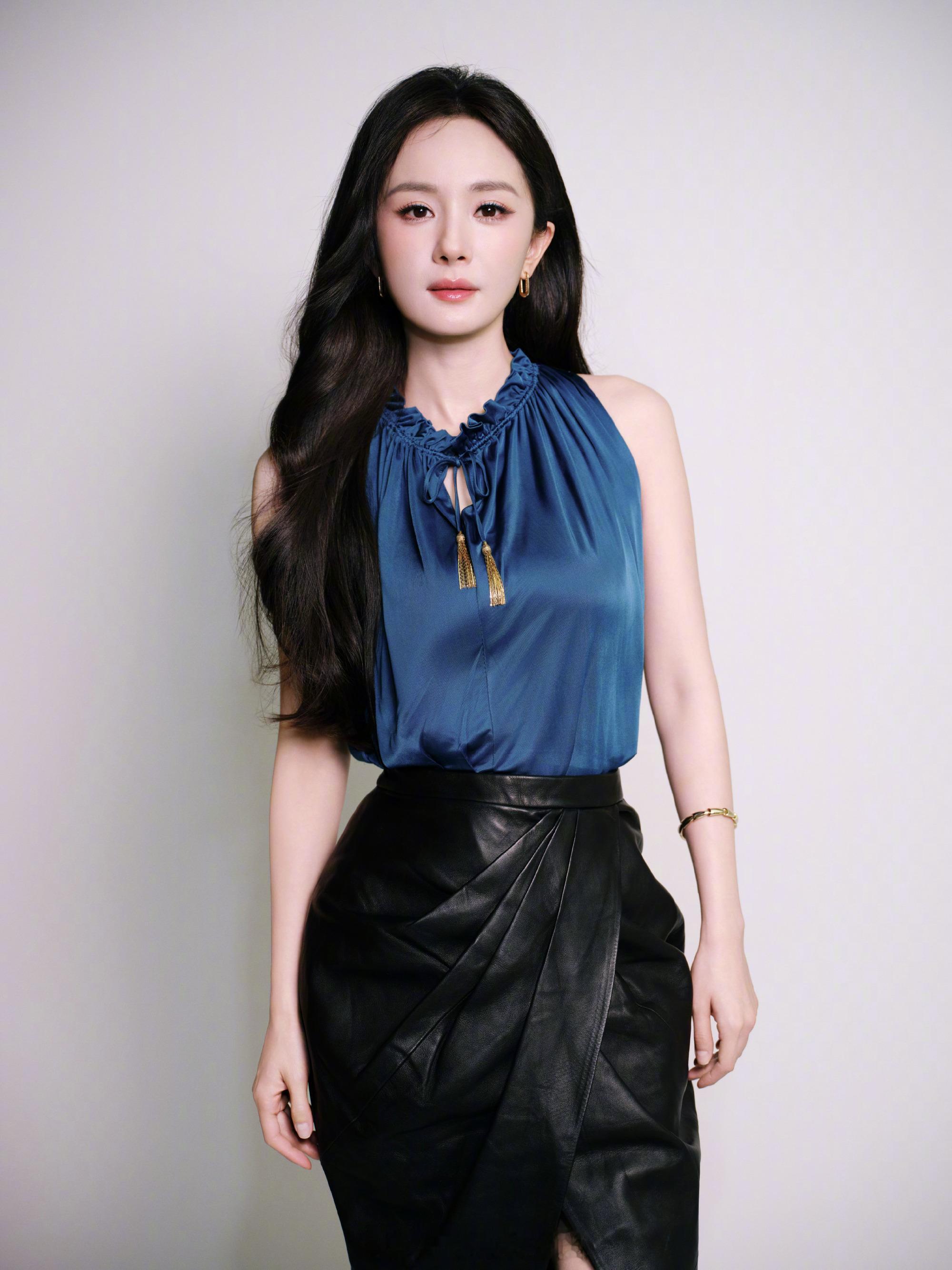 杨幂亮相今日享界G9新品发布会～上身Balmain2026秋冬系列海蓝