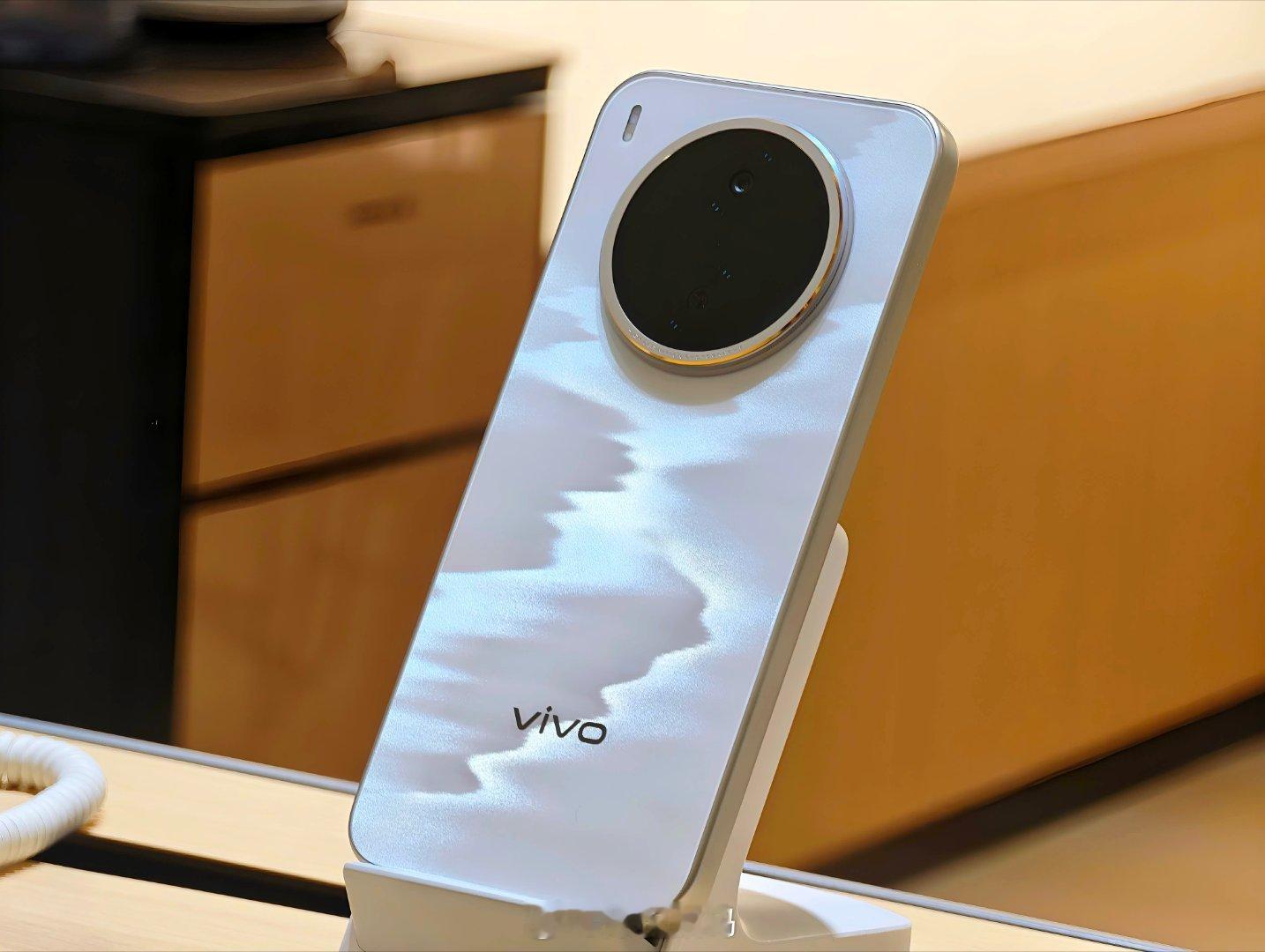 vivo最大的出货量不是X系列，不是S系列，而是千元Y系列，这一点其实很少有人知