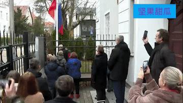 波兰彻底断绝跟俄罗斯关系。俄罗斯驻波兰格但斯克最后一所总领事馆已关闭，驻波兰临时