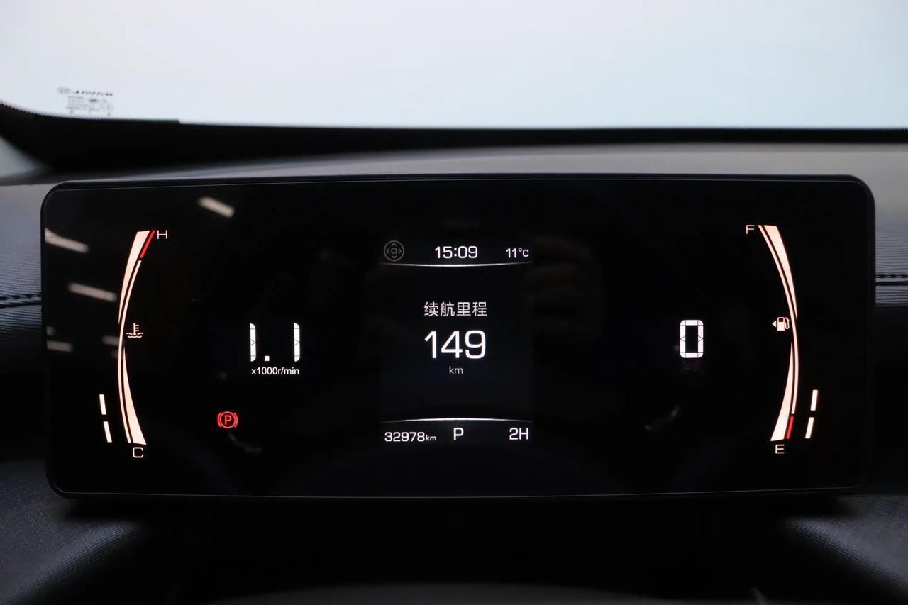 选购二手车时，里程和车龄哪个更重要，其实没有绝对答案，关键要结合车辆用途和实际车