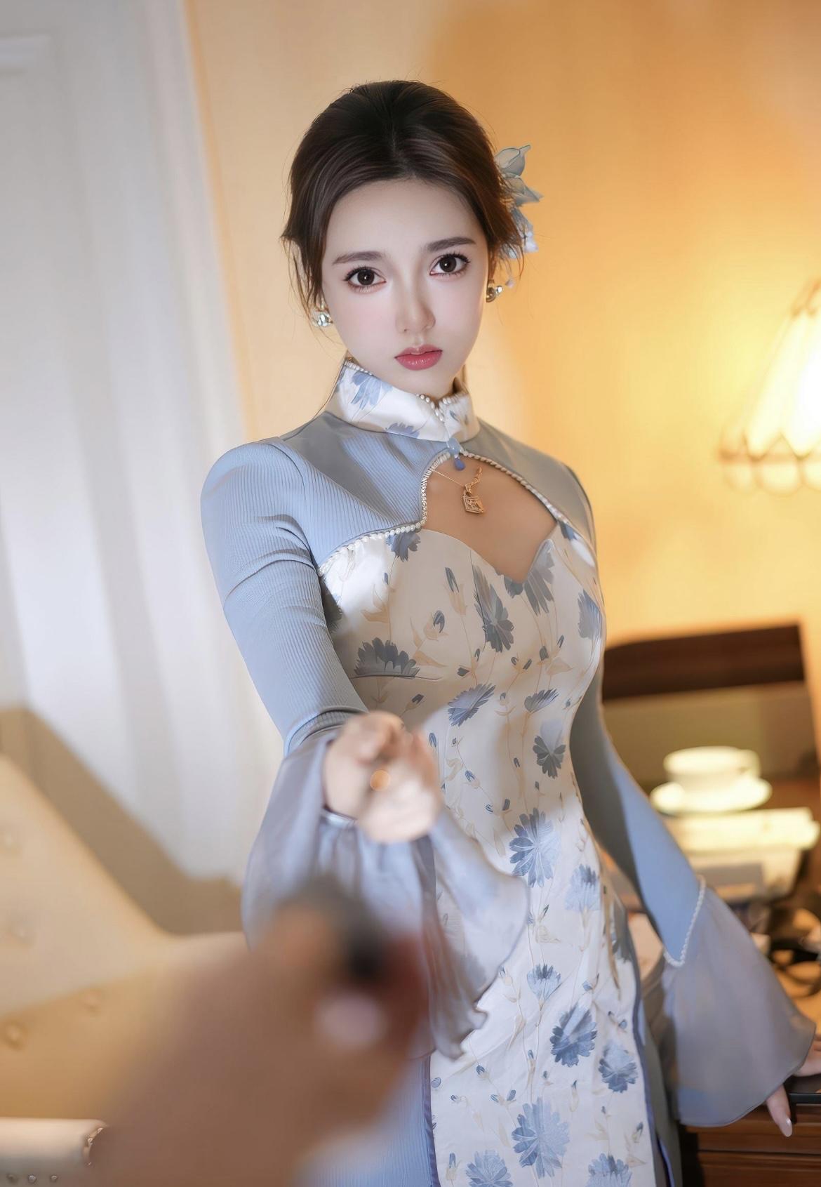 比如拍半身特写时，把焦点放在眼睛上，眼神会更有故事。如何把普通女生拍出模特的感觉