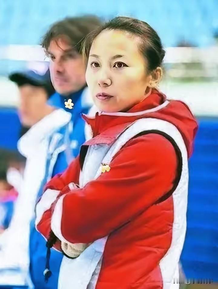 大家都在夸宁忠岩夺冠破纪录，可真正的幕后大佬，是总教练李琰！她之前带短