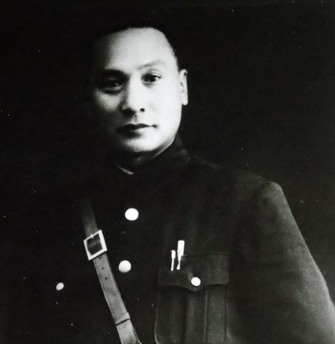 1949年，毛人凤拿出一份400多人的枪决名单，逼着卢汉签字，卢汉看完果断拒绝，