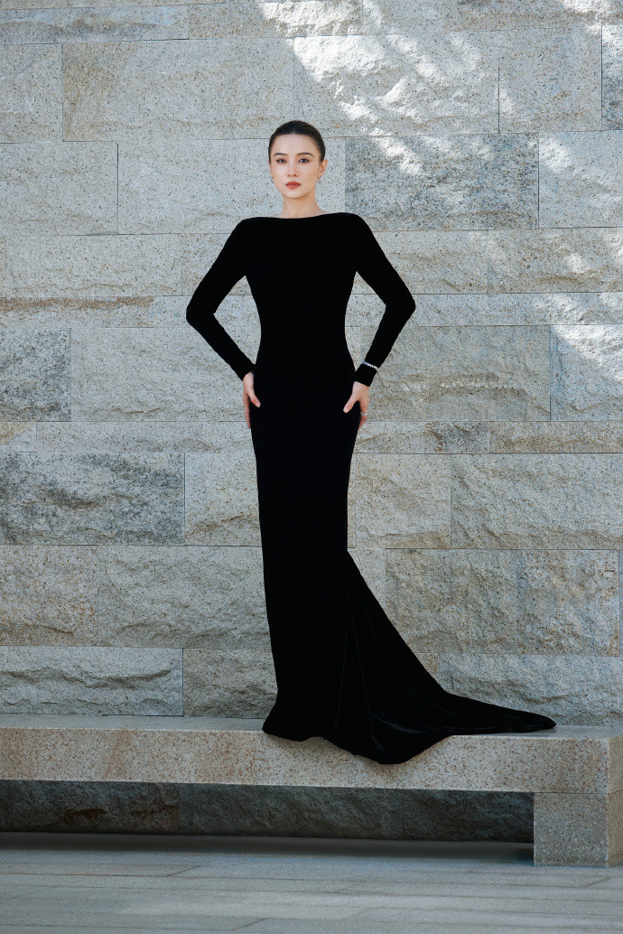 金鸡奖红毯看得人眼花缭乱！这么多好看的人聚在一起，简直是颜值天花板，内娱颜值太能