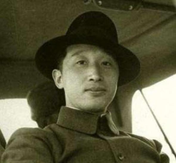 1940年，张学良的弟弟张学思放弃少爷的身份，要娶一个雇农的女儿，家人得知后纷纷