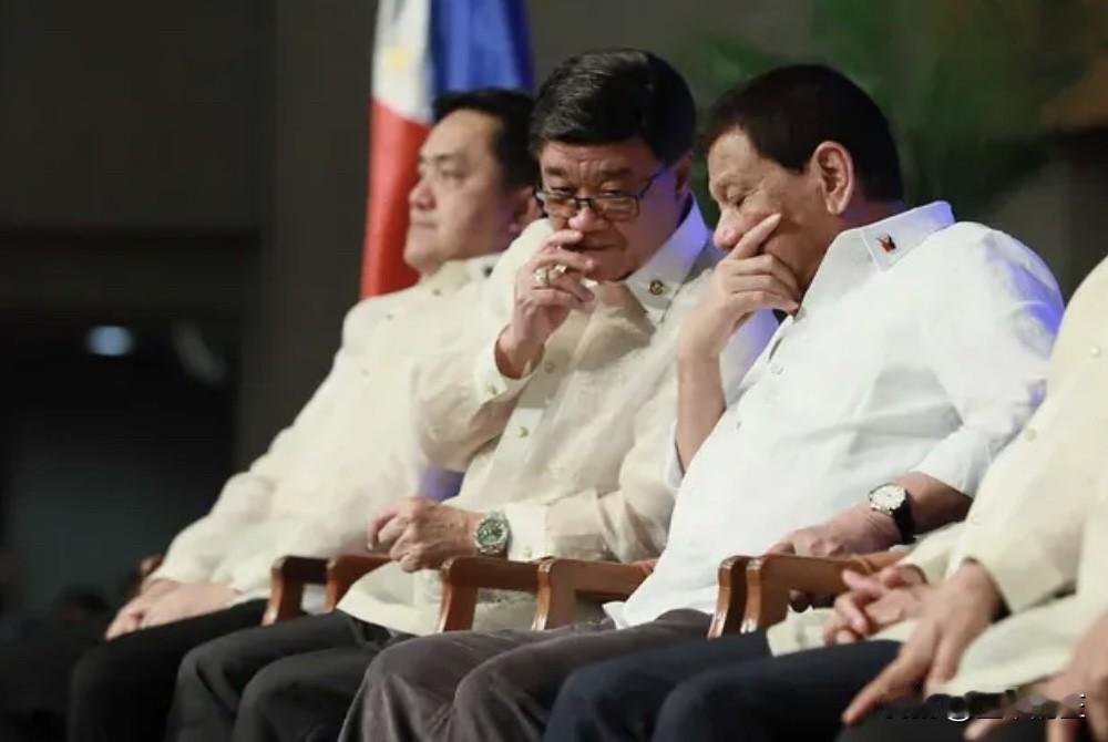 菲律宾前司法部长维塔利亚诺·阿圭雷二世表示，若国际刑事法院对其发出逮捕令，他不会