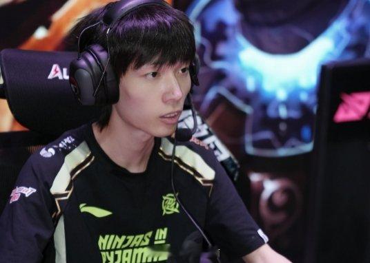 妥妥的兜底大C！Leave状态爆表狂C队伍最终局金克斯极限拉扯翻盘今日LPL骑