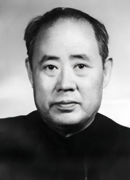 新中国刚成立不久，周总理便发现了一件怪事：在众多部委提交的文件中，唯独水利部的文