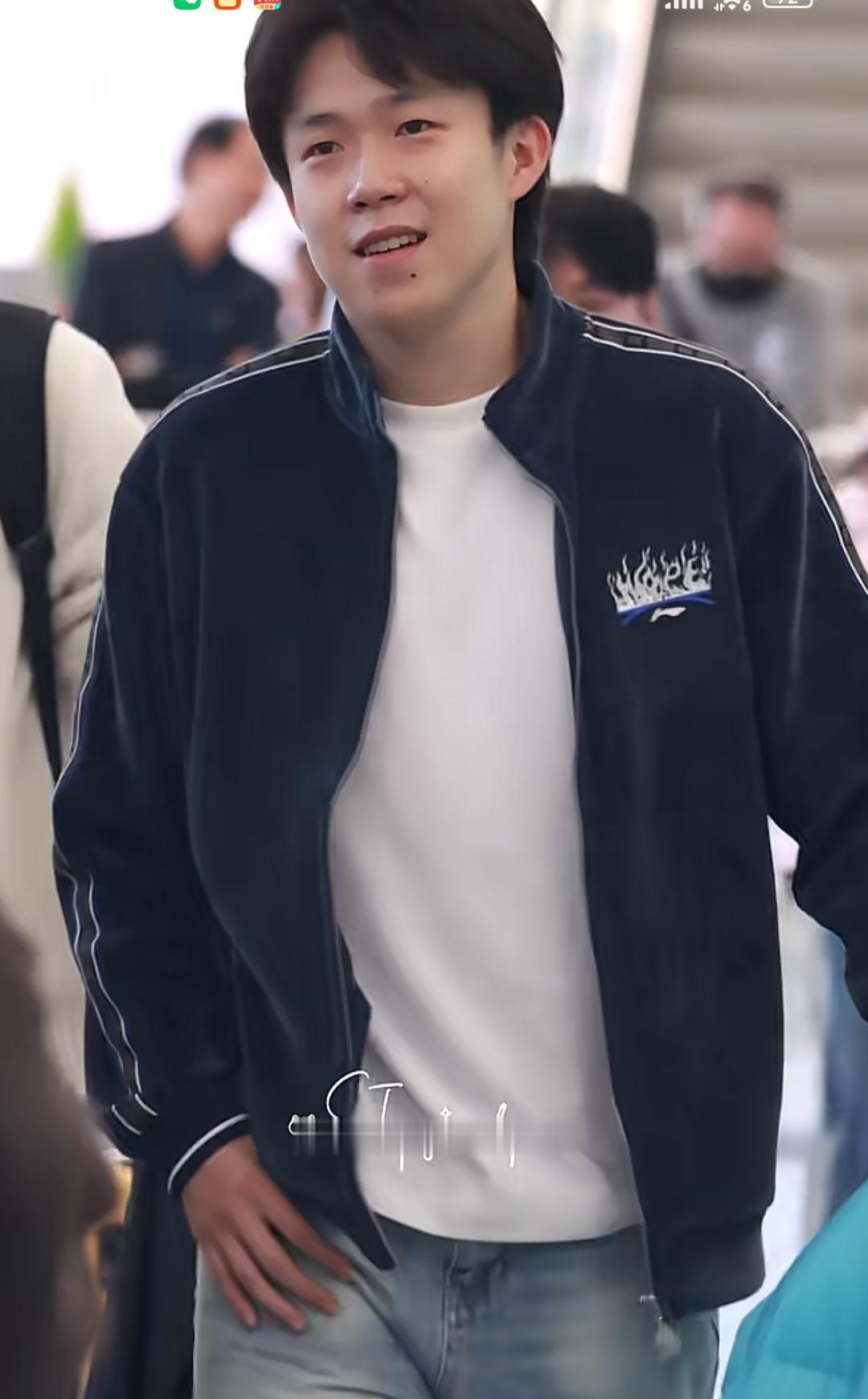 你们说说看，王楚钦的穿搭有没有给他招黑？毕竟他是国乒第一个喜欢高端奢侈品牌傍身的