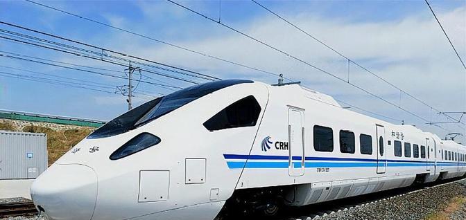🌞“中国技术不如日本？”中国高铁一公里1万度电，日本只要43度？网友称：中