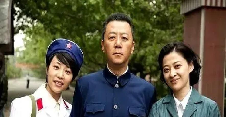 别再羡慕《父母爱情》了。江德福那“普通日子”，放现在你根本过不起。他一个月工