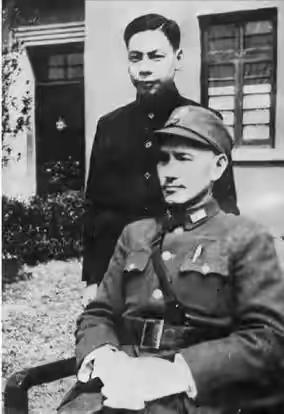 台湾公开蒋介石亲笔手令，均为电报原稿，全是“对日不抵抗”命令。这事儿一出来，