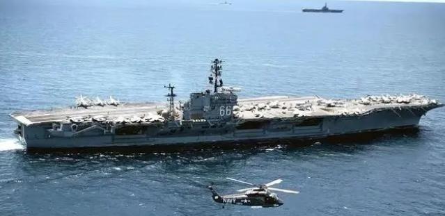 1995年11月24日凌晨，阿拉伯海的风浪里藏着致命陷阱。20岁的美国海军