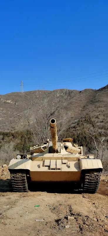 100式主战坦克：中国陆战的新利器去年胜利日阅兵刚露了个脸，100式主战坦克