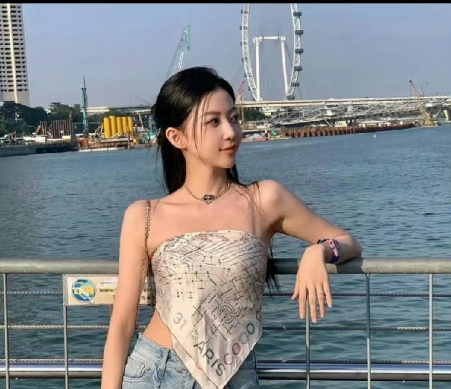 潘玮柏出道多年鲜少官宣女友，性格幽默又爱吃，很容易吸引异性。他与宣云历经多年分分
