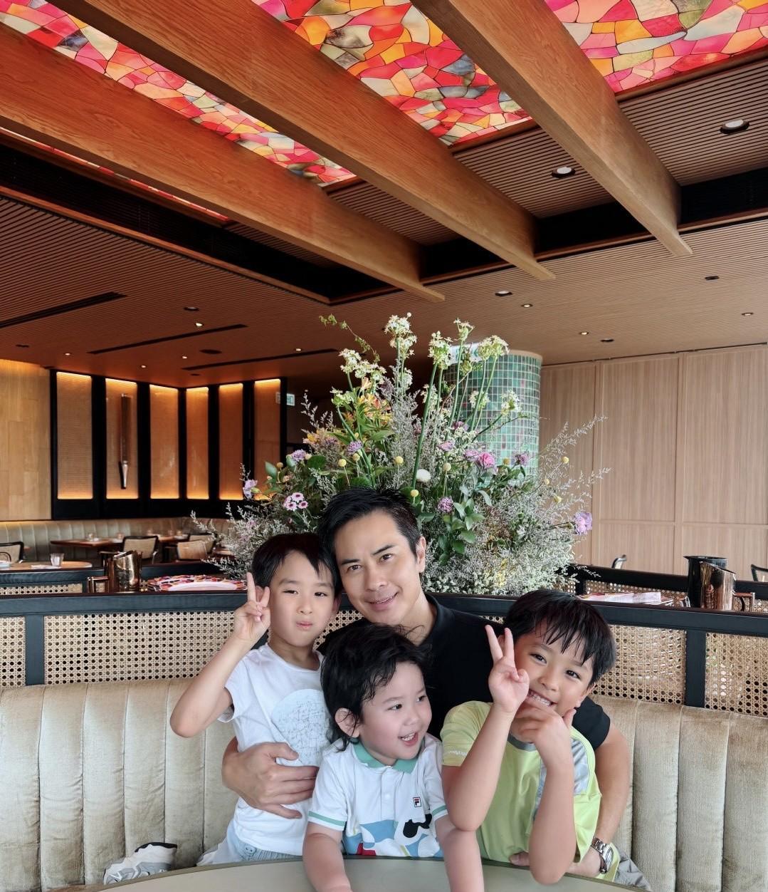 #记录我的2025#郑嘉颖和陈凯琳真的太会生了，三个儿子都完美遗传了好基因。三
