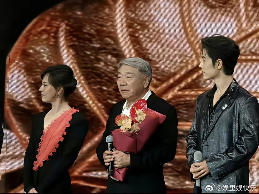 郑晓龙的成功，绝非偶然！看看他选演员的眼光吧，女孙俪，男肖战，更巧的是，《甄嬛传