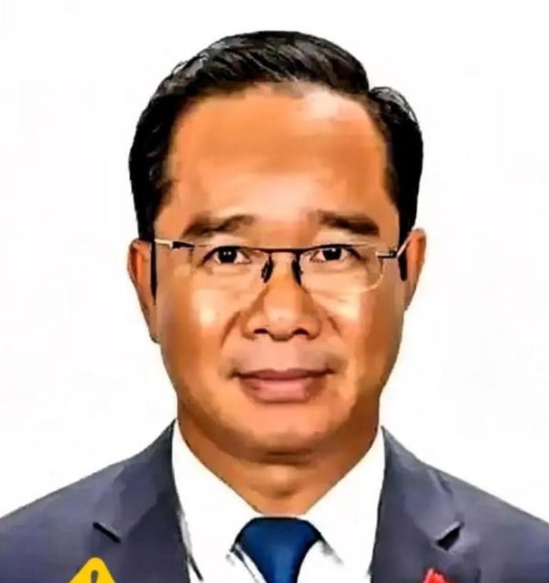 一个越南教授，当着全世界的面，撂下一句实在话，全场掌声直接炸场。这话听得人心里发