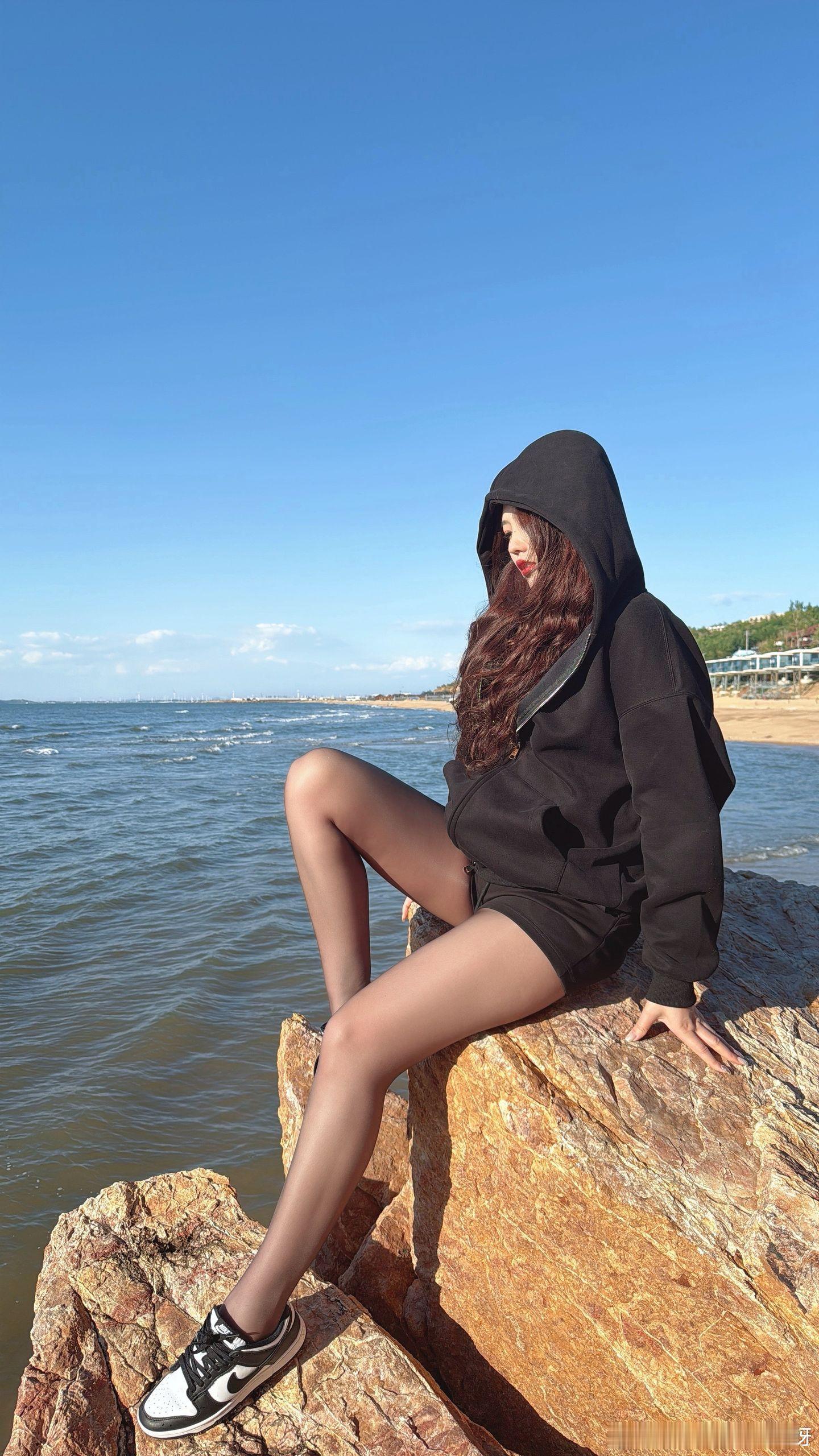 穿丝袜吹海风~