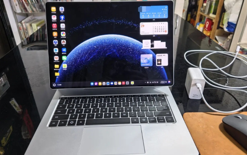 华为鸿蒙PC太强大！能正常使用手机APP就不说了。轻薄本用上140瓦快充，充电与