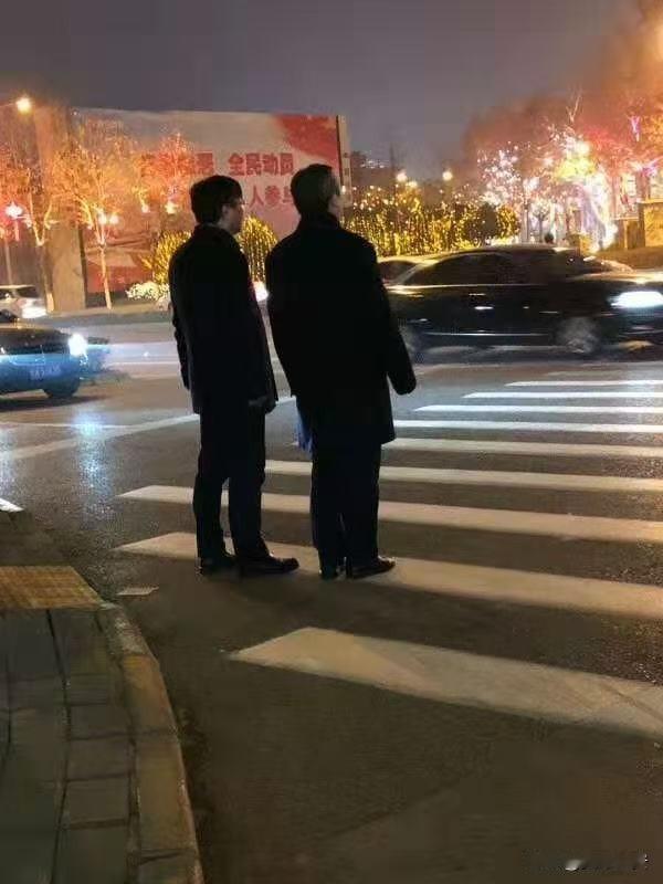 从来没有一个人会被西安人如此怀念也从来没有一个人能在长安历史上留下他的名字