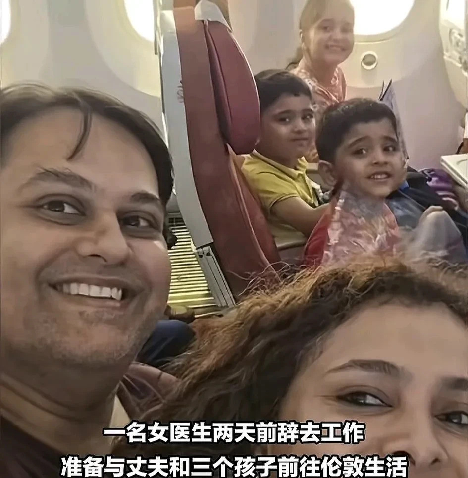 全家飞前合影，转眼天人永隔---她随手一拍，定格了全家最