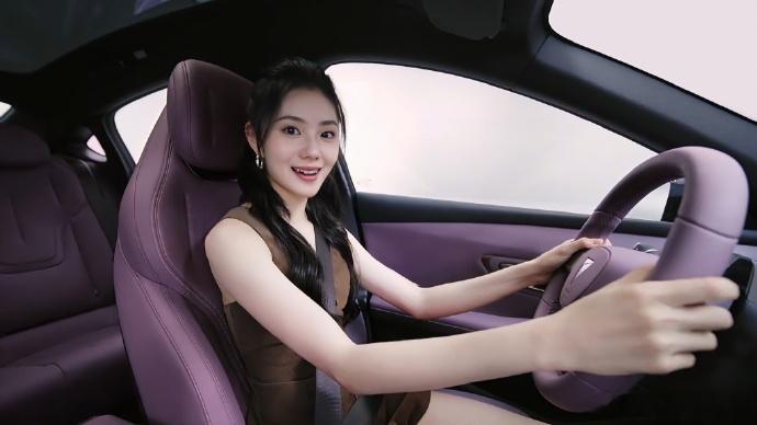 刘浩存晒新车订单刘浩存晒订单，这波操作挺接地气。明星也是普通人，分享生活日常很