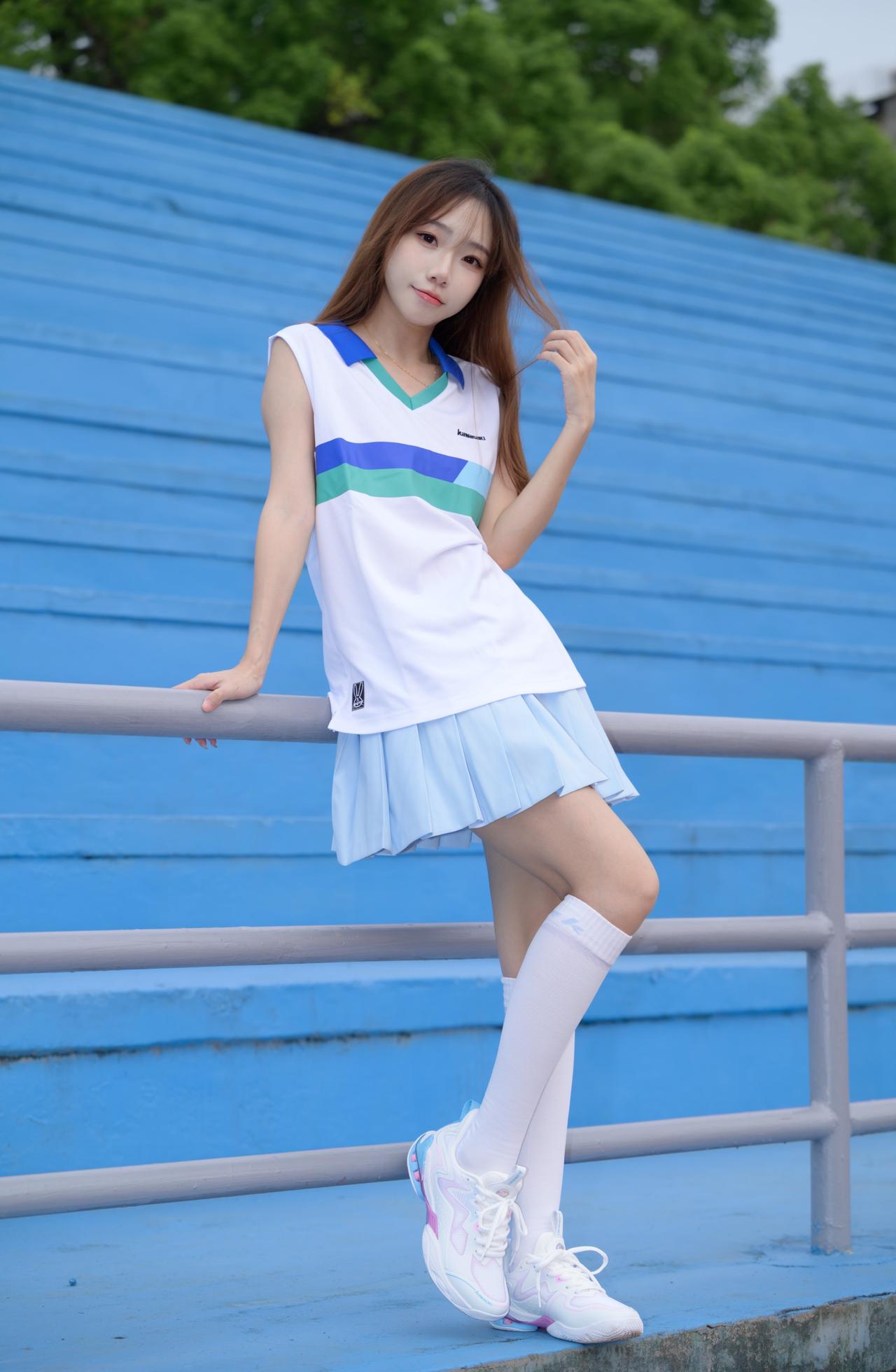 清纯女大，邻家美少女羽毛球