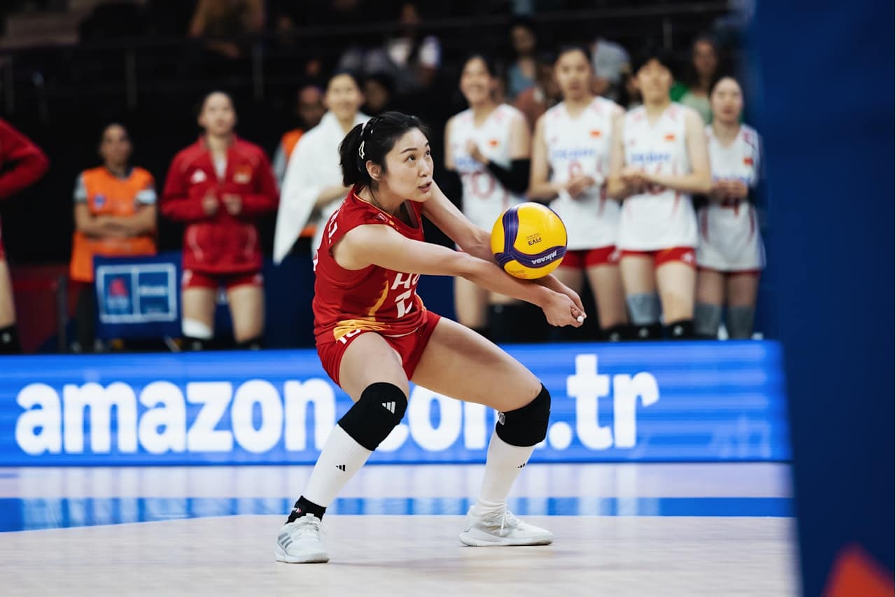 中国女排3比0战胜法国，庄宇珊32扣16中4失误被拦，3拦1发，拿到全场最高20