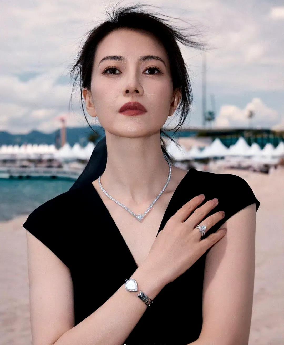 高圆圆最大的野心，根本不是当演员。43岁，她悄悄推开了另一扇门。2023年，她