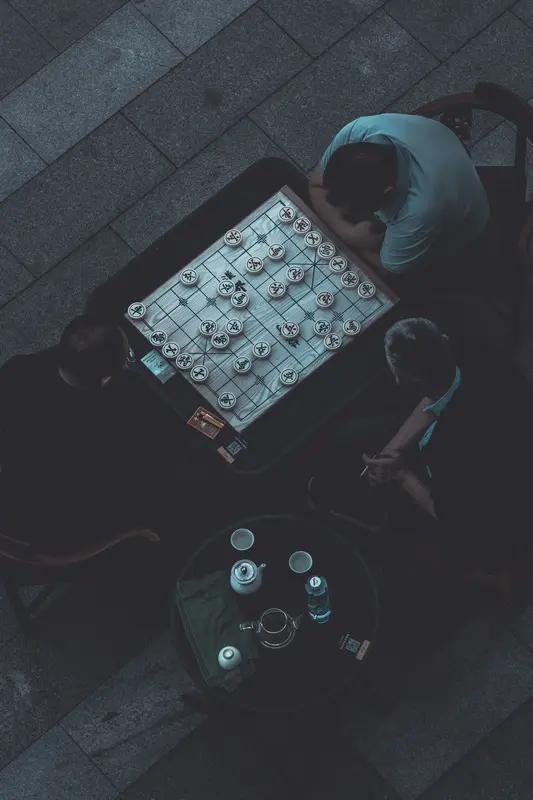 厉害的能力是复盘。说白了，就是想清楚哪里对、哪里错、哪里能改进。一味蛮干