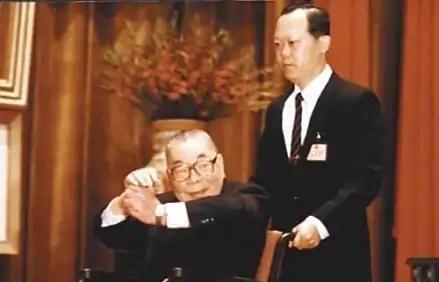 说李登辉亲日这么明显，为啥还能得到蒋经国的信任？说真的，大家别被宣传误导