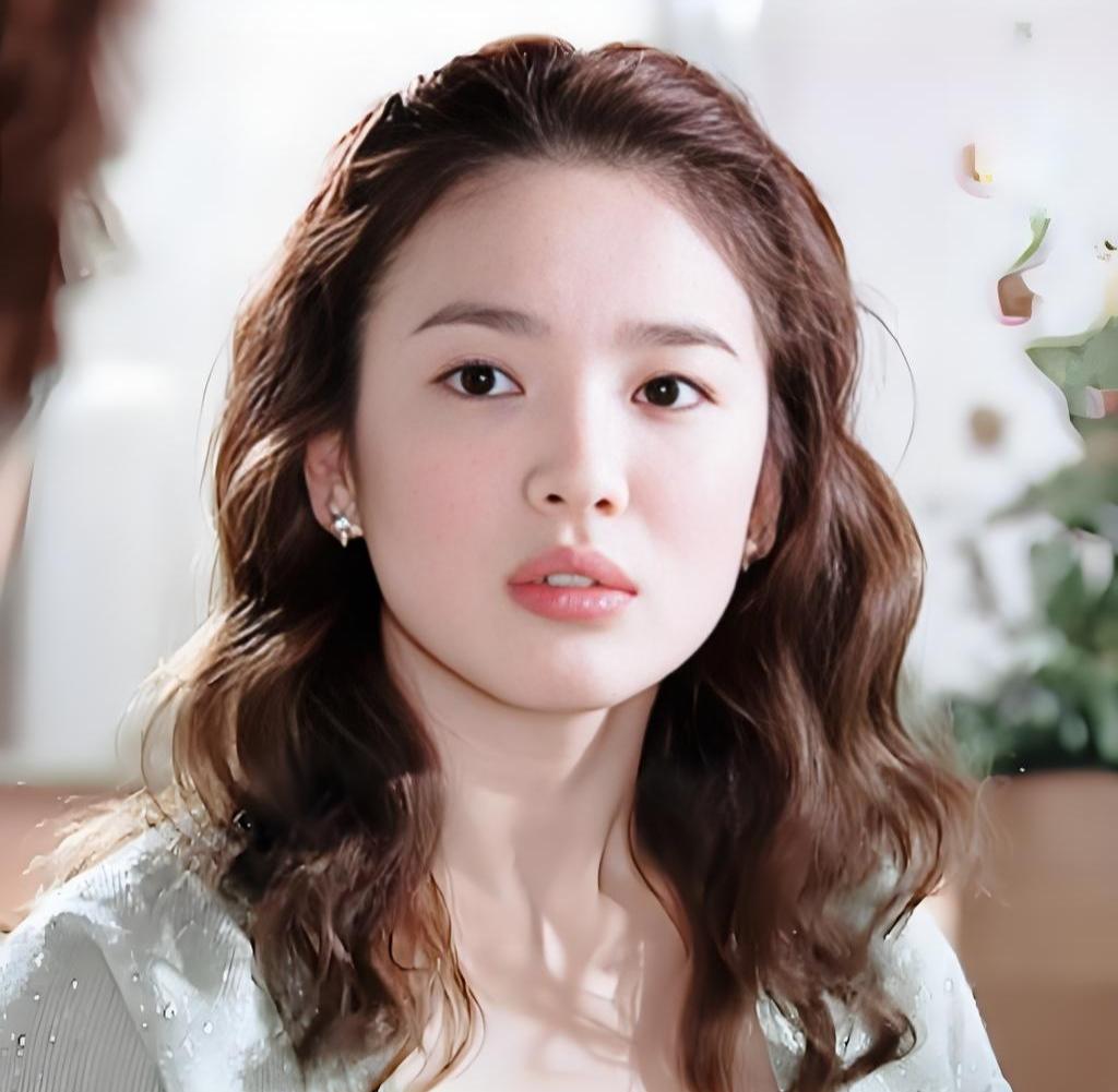 40+明星，最近在忙啥？最近娱乐圈有点意思。一群40岁以上的老面孔，突然又火