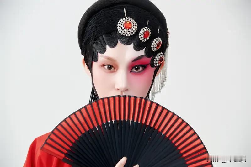 蒋勤勤和孙俪谁演技好，这还挺难评判的。孙俪演技那是有目共睹的强。上半年女演员演