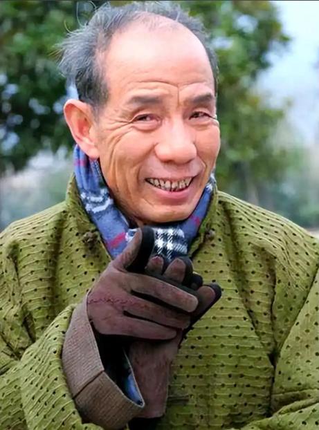 演艺圈曾流传一句佳话：南有魏宗万，北有赵本山，是观众对两位顶尖实力派演员最高的认