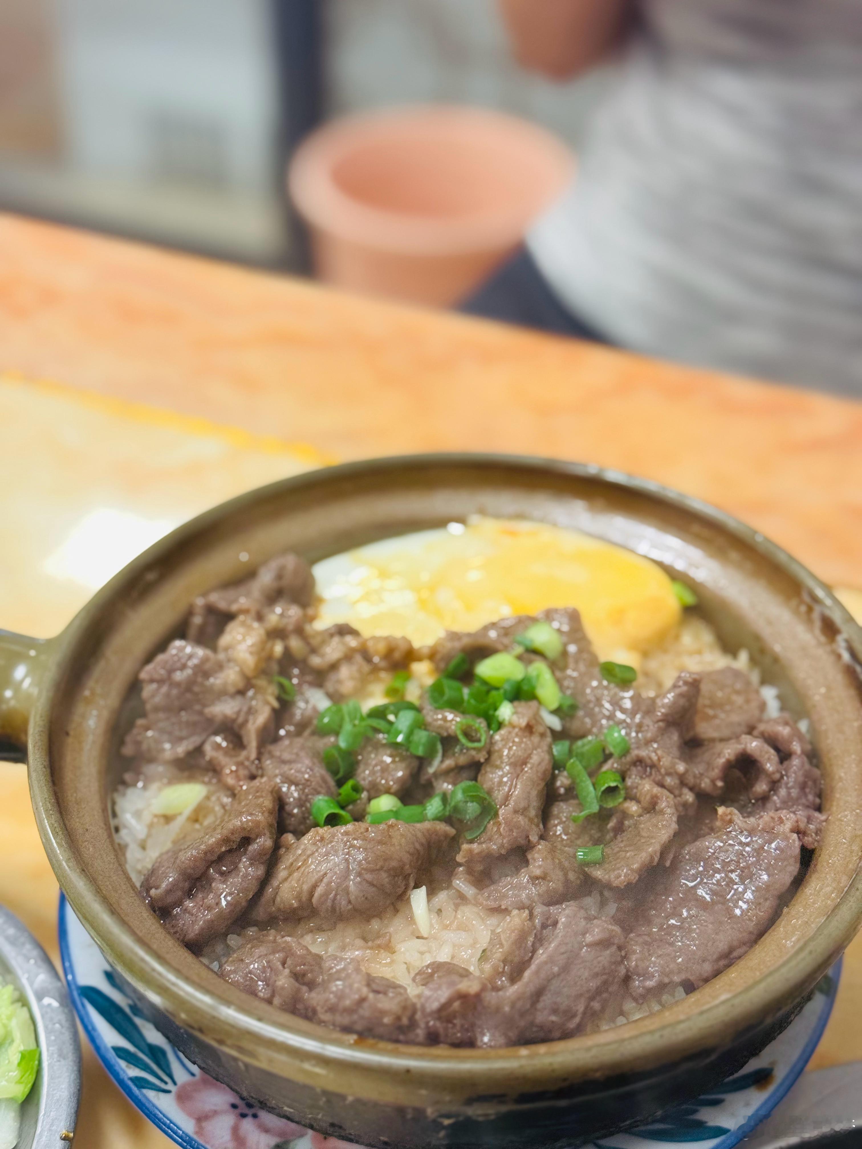 又找到一家好吃的煲仔饭[滑稽笑]​​​