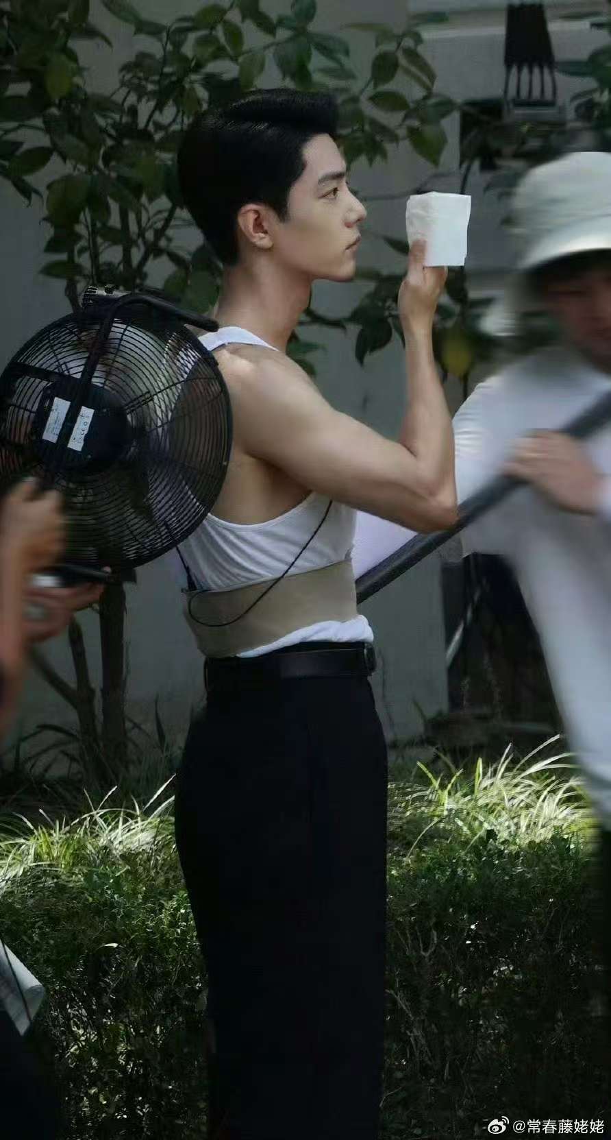 线条好美啊！好腰​​​