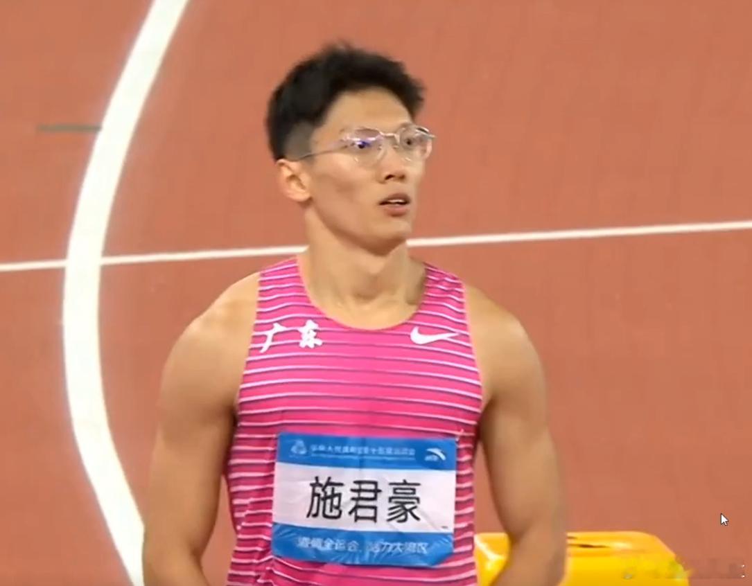 广东20岁双虎包揽全运男子200米冠亚军施君豪独占国内年度最佳前三谢震业落败