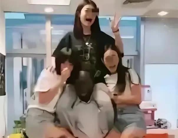 这事真是刷新三观了。一个外国留学生，拿着给他的学习资助，转身就飞去了日本