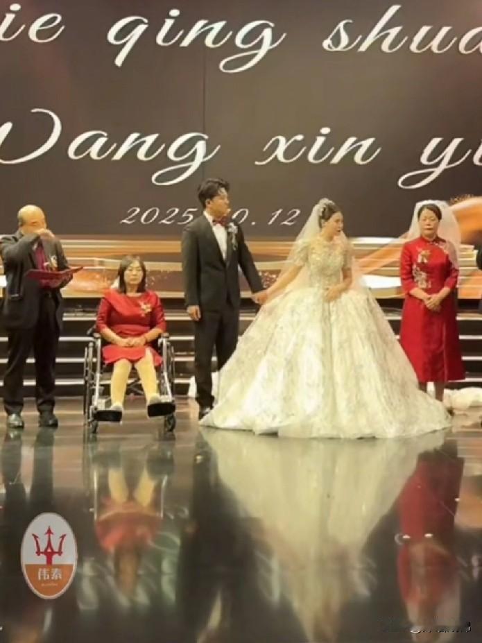 解清帅大婚，王晓举哭晕在厕所。寻亲圈再无谢浩男、解清帅、孙海洋、杨妞花！